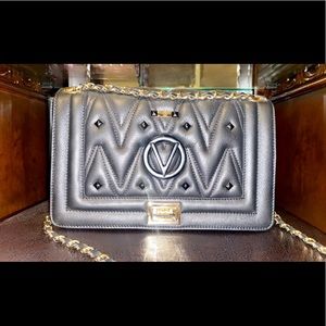 Amazing purse from Valentino,no marks perfect for a day out!! (None returnable)
